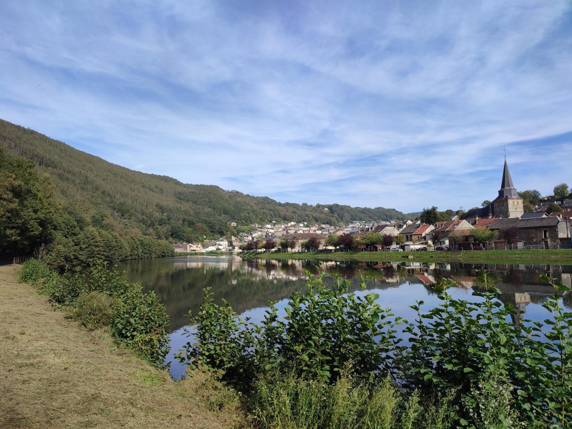 Entre Meuse Et Foret Revin  Екстер'єр фото